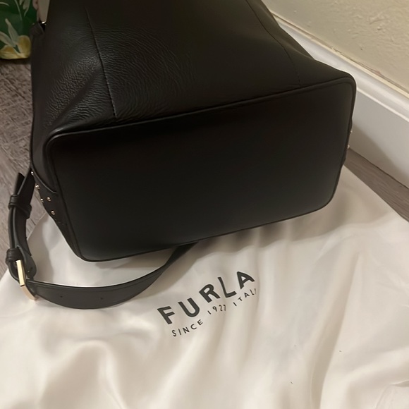 NWT FURLA bucket bag - Picture 6 of 8
